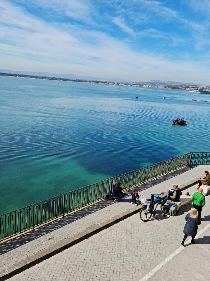 Апартаменты La Finestra Sul Mare Di Alfeo Сиракузы Экстерьер фото