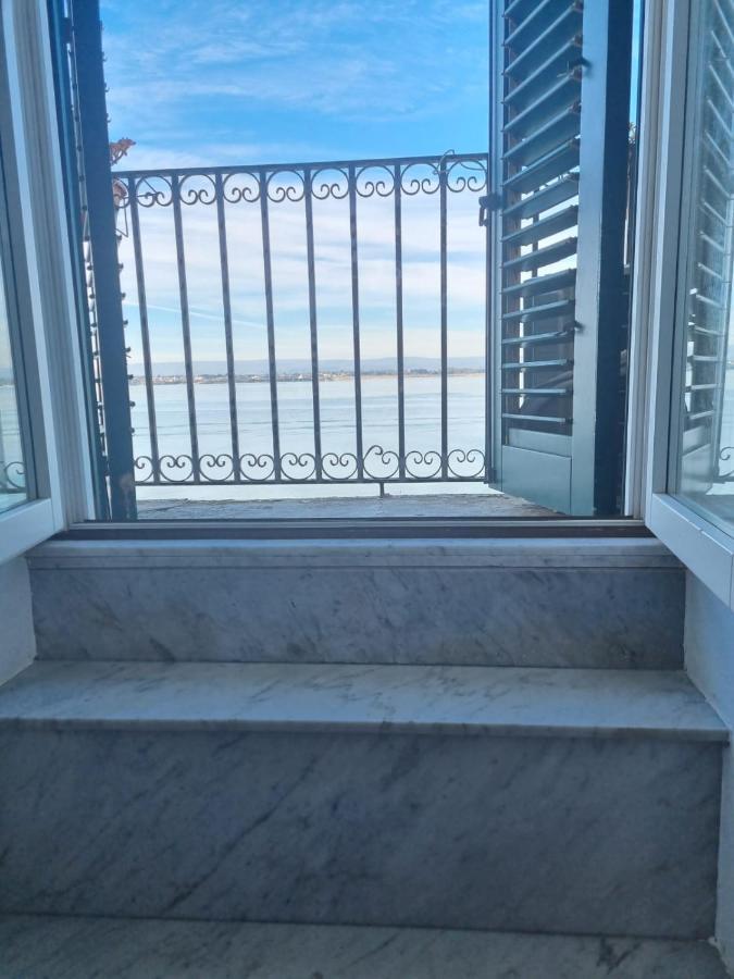 Апартаменты La Finestra Sul Mare Di Alfeo Сиракузы Экстерьер фото