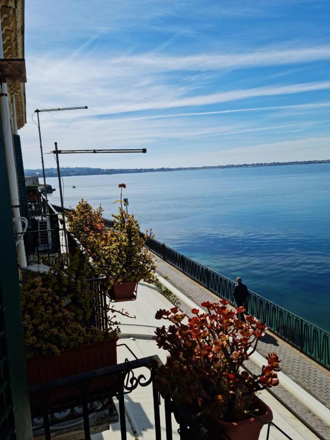 Апартаменты La Finestra Sul Mare Di Alfeo Сиракузы Экстерьер фото