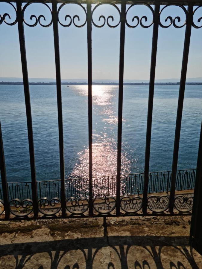 Апартаменты La Finestra Sul Mare Di Alfeo Сиракузы Экстерьер фото